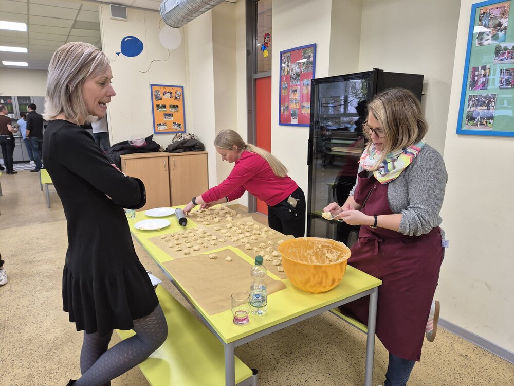 Foto_Adventsbacken_und_Markt___39_