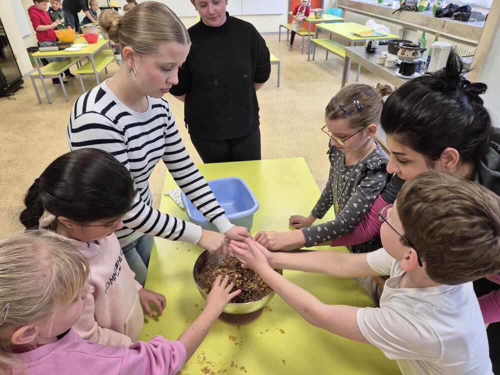 Foto_Adventsbacken_und_Markt___1_